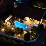 Casa Bianca Villa *