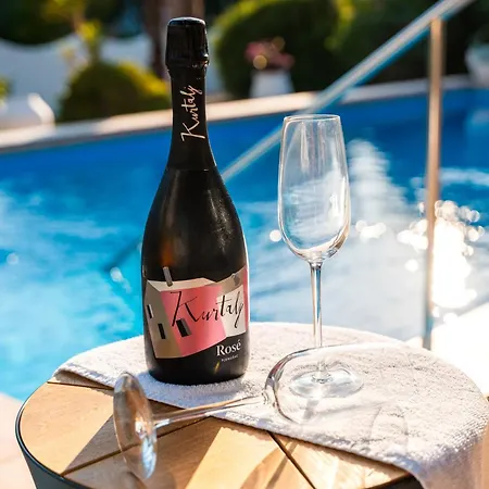 Вилла Casa Bianca